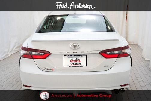 Ice Edge 2023 Toyota Camry SE