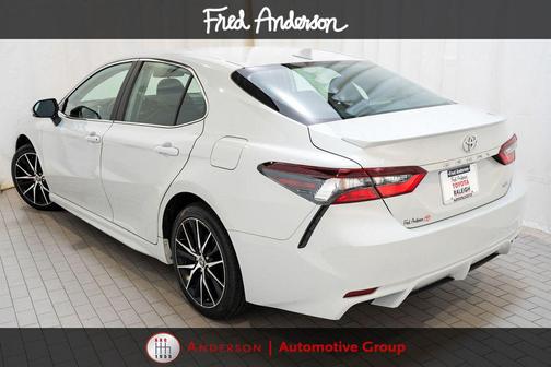 Ice Edge 2023 Toyota Camry SE