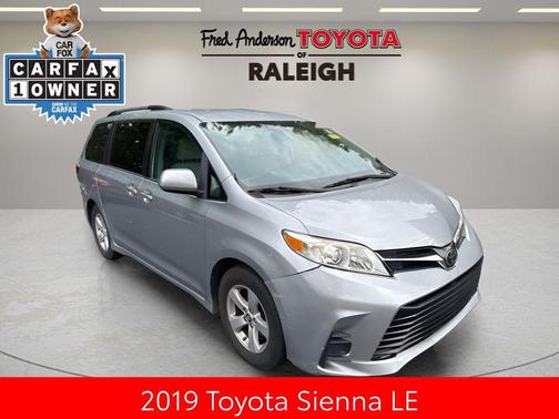 2019 Toyota Sienna LE