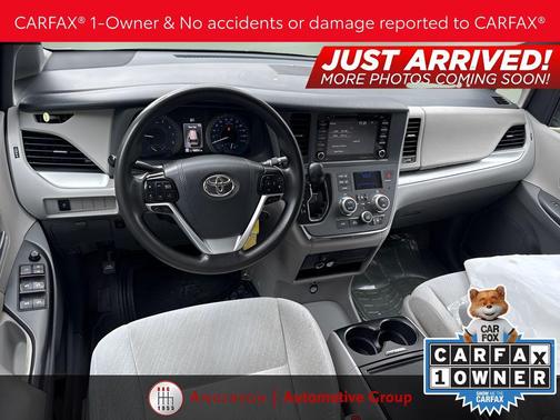 2019 Toyota Sienna LE
