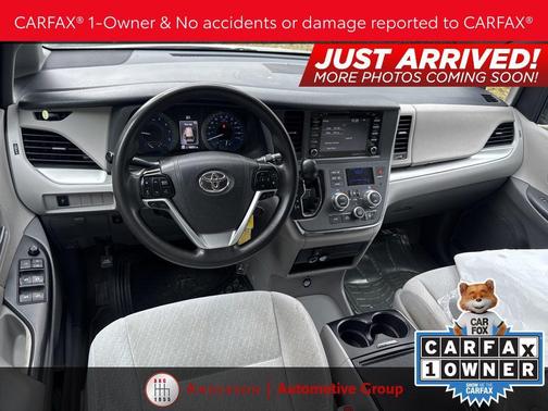 2019 Toyota Sienna LE