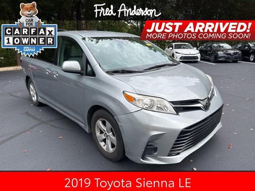 2019 Toyota Sienna LE