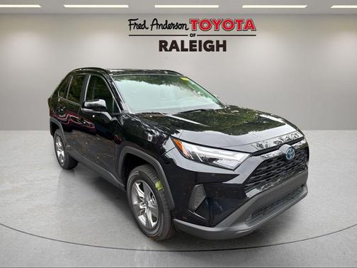 2022 Toyota RAV4 Hybrid XLE