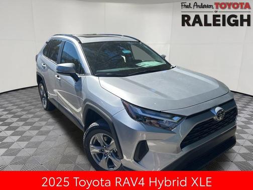 2025 Toyota RAV4 Hybrid XLE