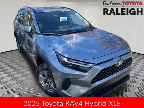 2025 Toyota RAV4 Hybrid XLE
