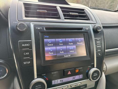 2014 Toyota Camry Hybrid SE