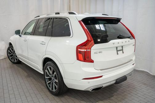 2019 Volvo XC90 T6 Momentum