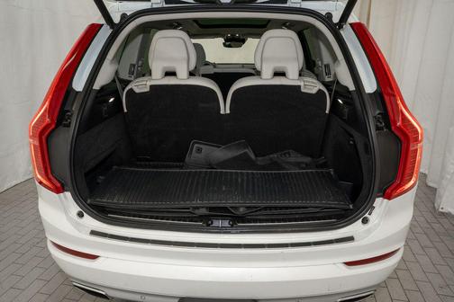 2019 Volvo XC90 T6 Momentum