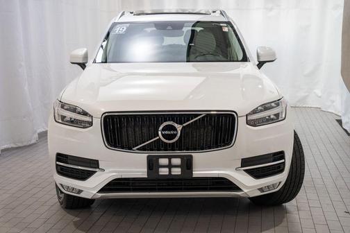 2019 Volvo XC90 T6 Momentum