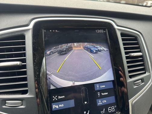 2019 Volvo XC90 T6 Momentum