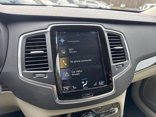 2019 Volvo XC90 T6 Momentum