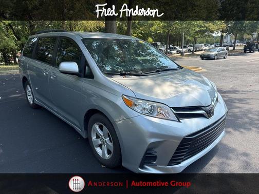 2020 Toyota Sienna LE