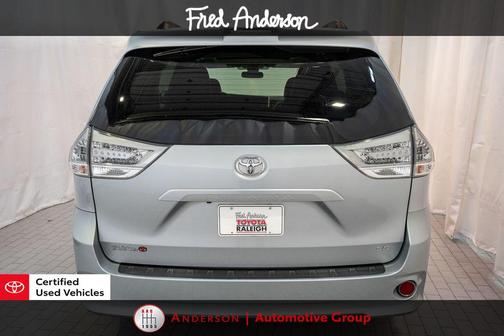 2020 Toyota Sienna SE