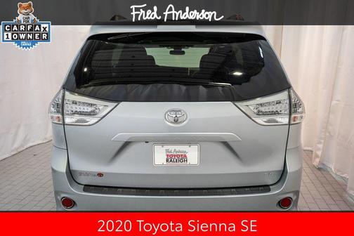 2020 Toyota Sienna SE