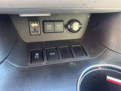 2017 Toyota Highlander LE I4