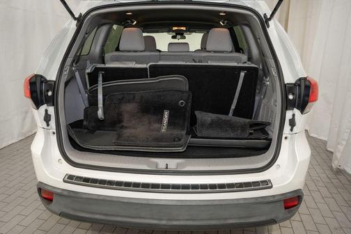 2017 Toyota Highlander LE I4