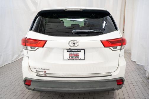 2017 Toyota Highlander LE I4