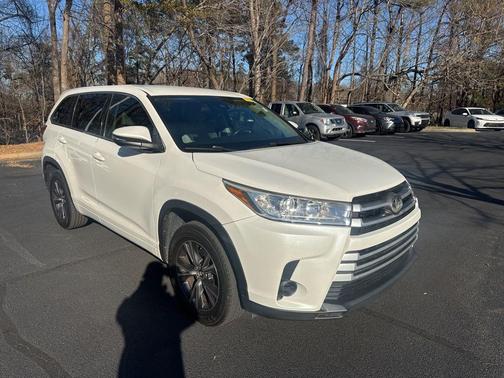 2017 Toyota Highlander LE I4