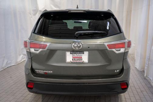 2015 Toyota Highlander LE