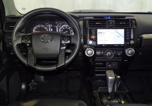 Photo 2 of 22 of 2020 Toyota 4Runner Sport