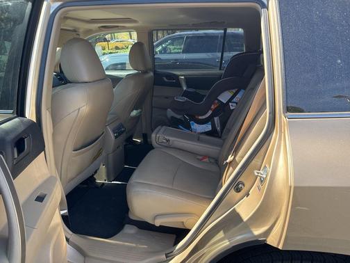 Sandy Beach Metallic 2013 Toyota Highlander SE