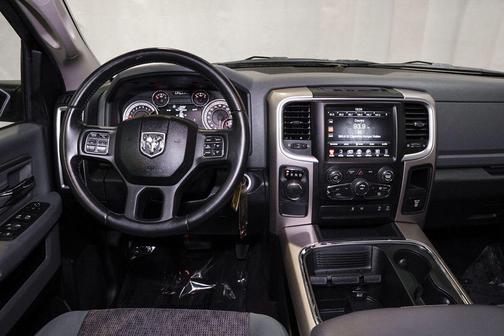 Delmonico Red Pearlcoat 2016 RAM 1500 Big Horn