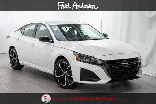 Glacier White 2024 Nissan Altima SR FWD