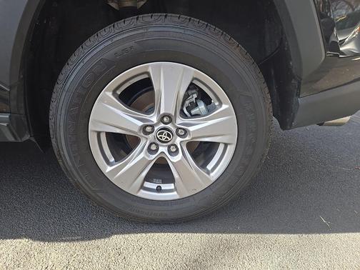 2025 Toyota RAV4 Hybrid SE