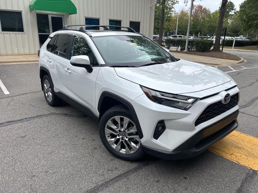 2025 Toyota RAV4 XLE Premium