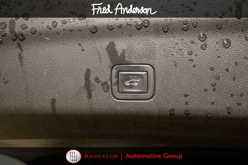 White Frost Tricoat 2023 GMC Yukon Denali