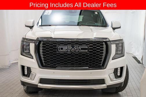 White Frost Tricoat 2023 GMC Yukon Denali