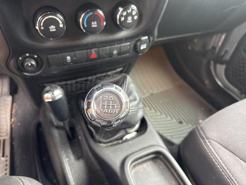 2013 Jeep Wrangler Sahara