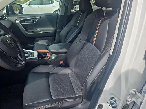 Ice Cap 2024 Toyota RAV4 Adventure