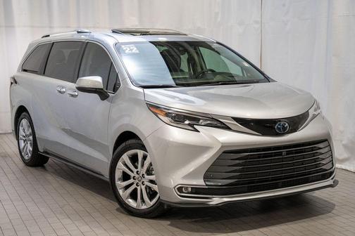 2022 Toyota Sienna Platinum