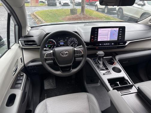2022 Toyota Sienna Limited