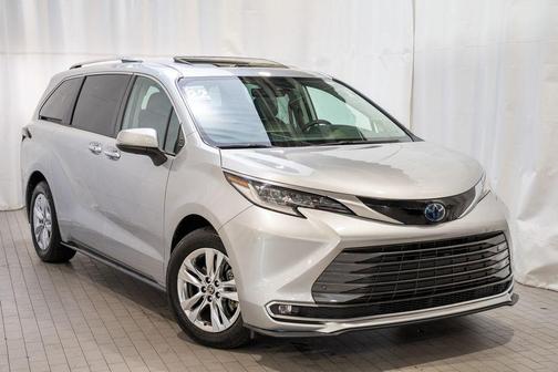 2022 Toyota Sienna Limited