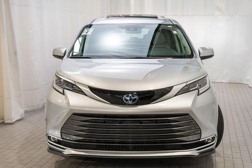 2022 Toyota Sienna Limited