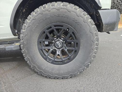 CACTUS GRAY 2021 Ford Bronco Outer Banks