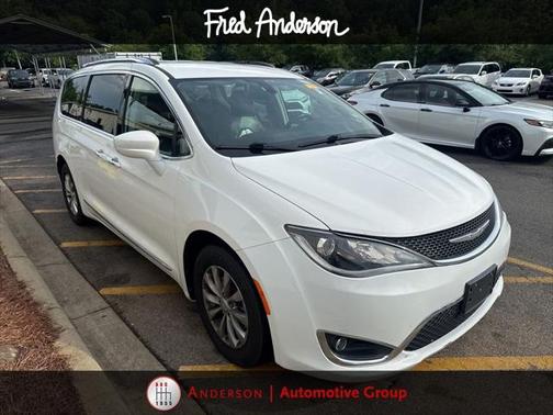 2018 Chrysler Pacifica Touring-L