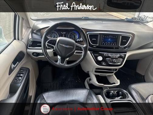 2018 Chrysler Pacifica Touring-L