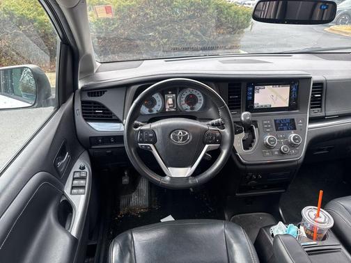 2017 Toyota Sienna SE Premium