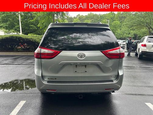 Celestial Silver Metallic 2019 Toyota Sienna XLE