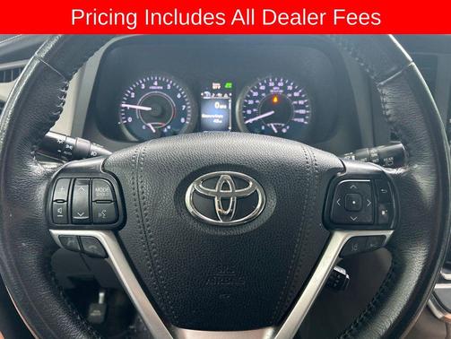 Celestial Silver Metallic 2019 Toyota Sienna XLE