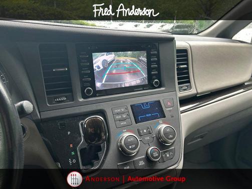 Celestial Silver Metallic 2019 Toyota Sienna XLE