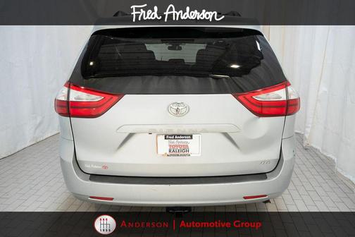 Celestial Silver Metallic 2019 Toyota Sienna XLE