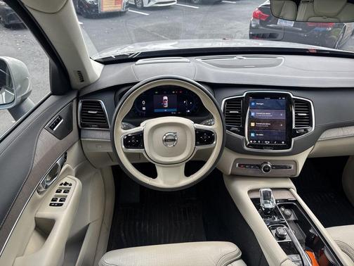 2023 Volvo XC90 B6 Ultimate 7-Seater