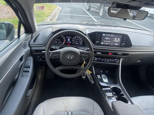 2021 Hyundai SONATA SE
