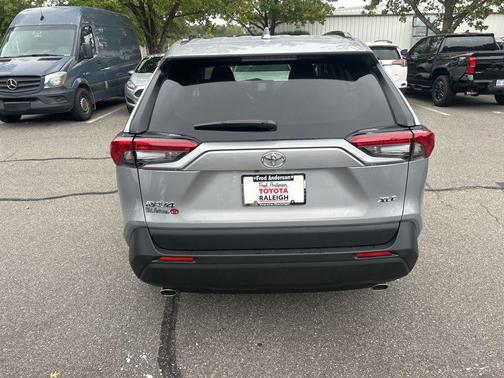 2025 Toyota RAV4 XLE