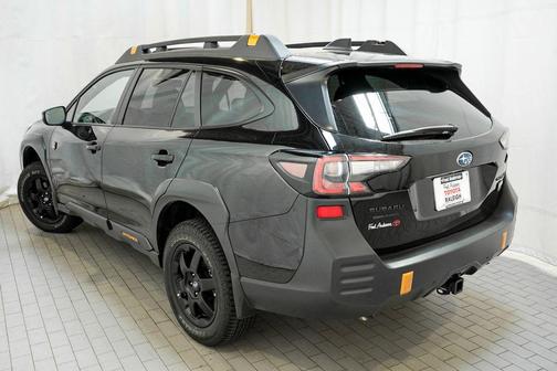 Crystal Black Silica 2025 Subaru Outback Wilderness