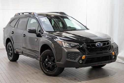 Crystal Black Silica 2025 Subaru Outback Wilderness